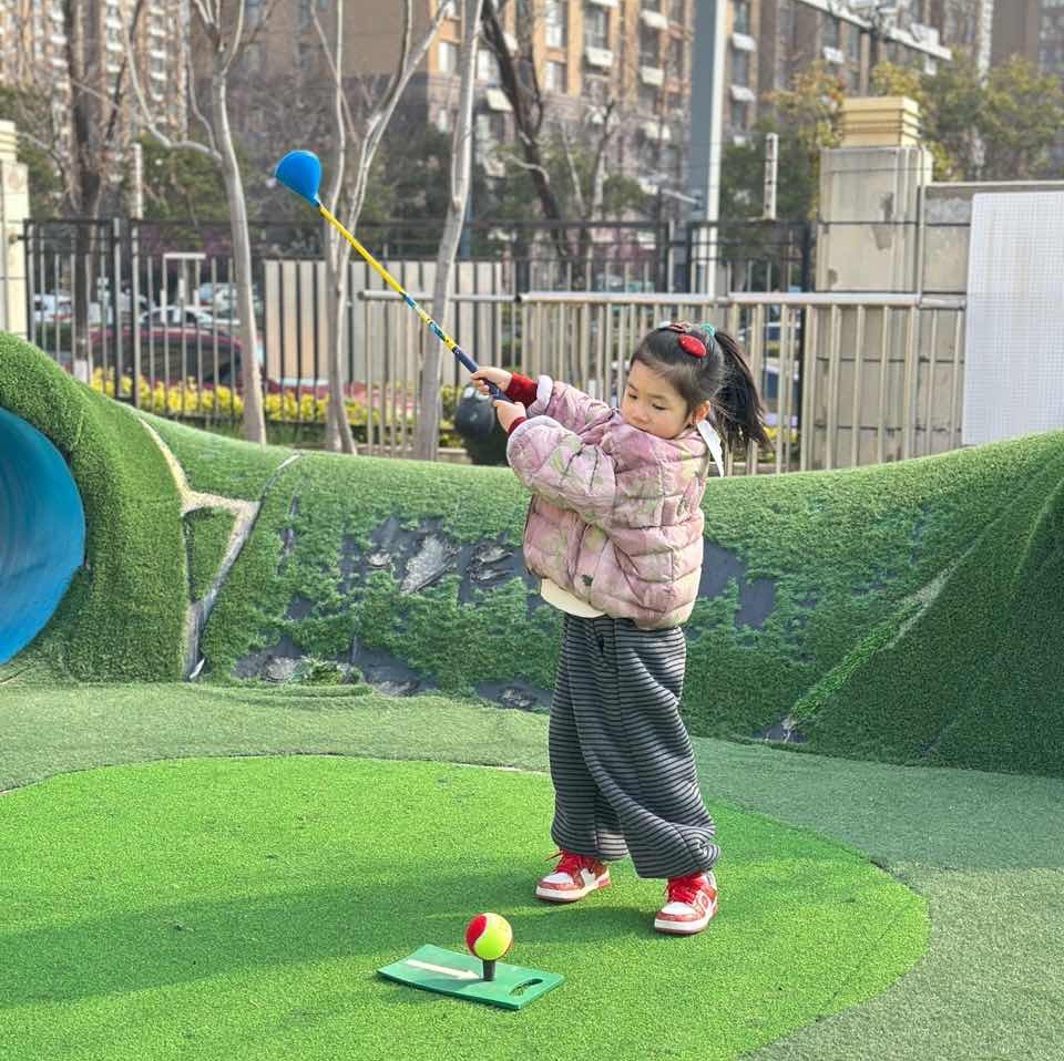 小小球手     大大快乐 —— 记幼儿园趣味球类游戏活动