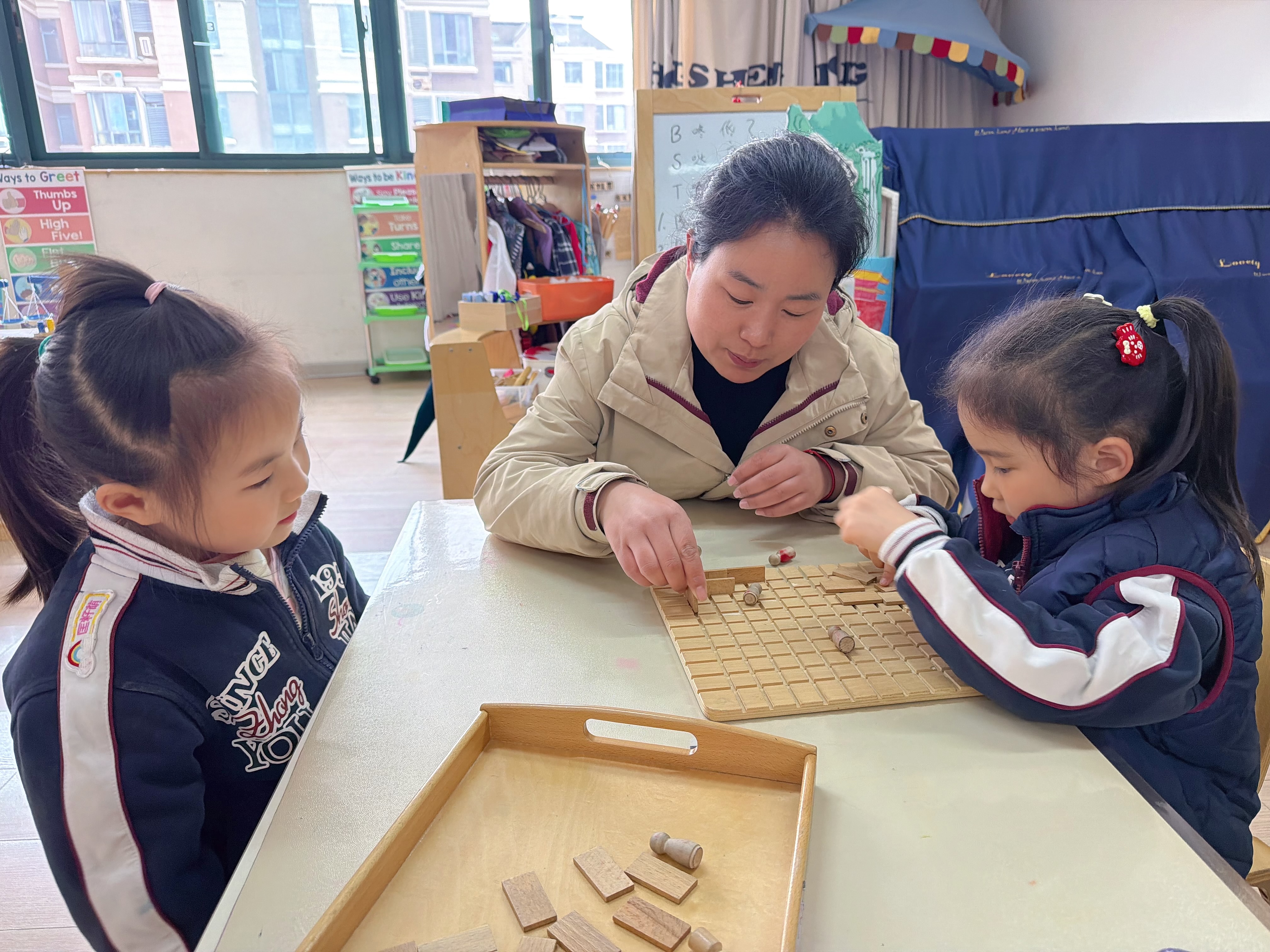 蹲下来，陪孩子看世界