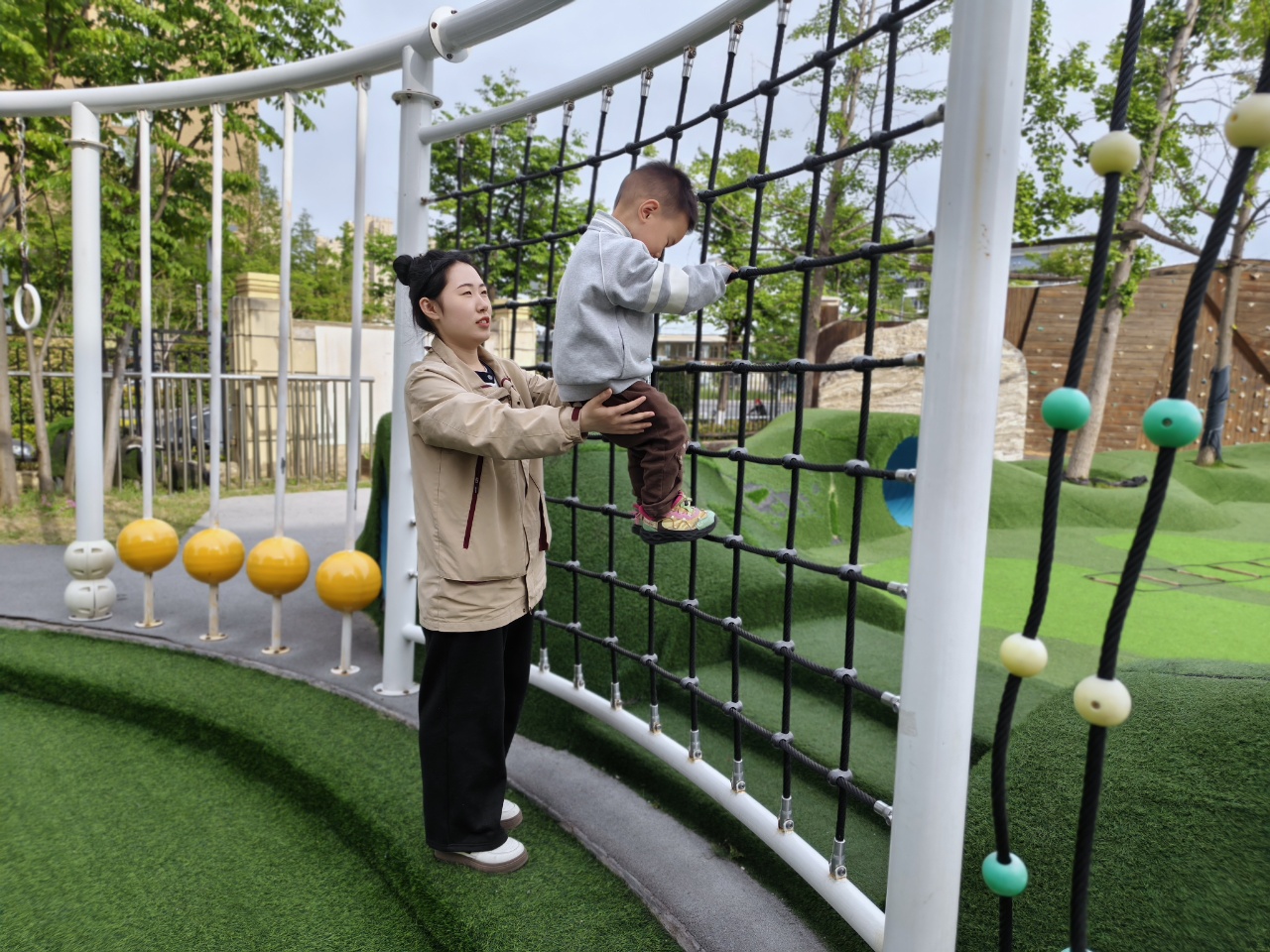 以爱为犁    静待花开  ——  钟声快乐园杨润甜老师