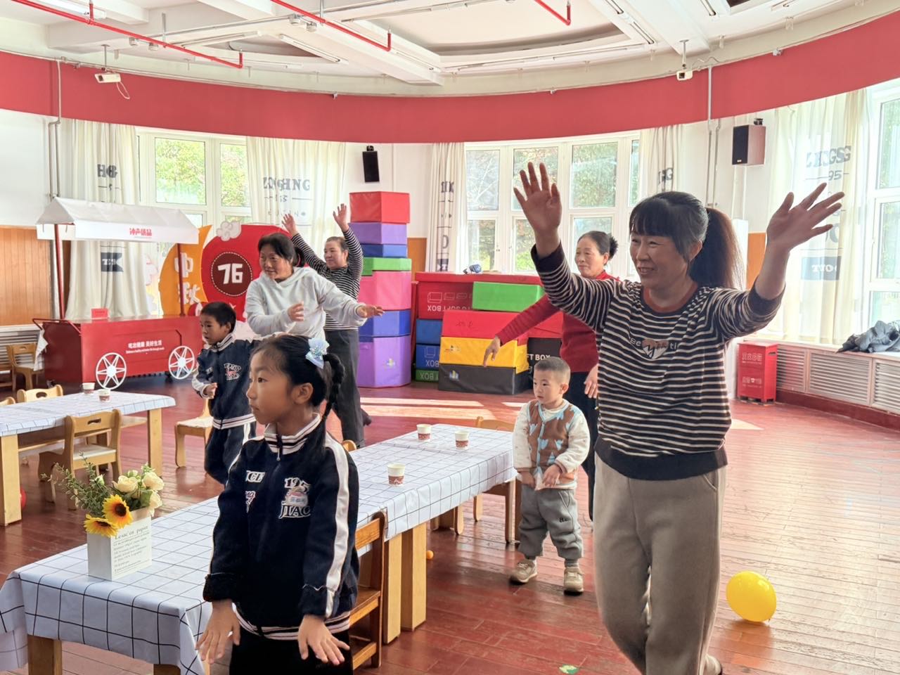 萌娃遇上银发，快乐就在当下